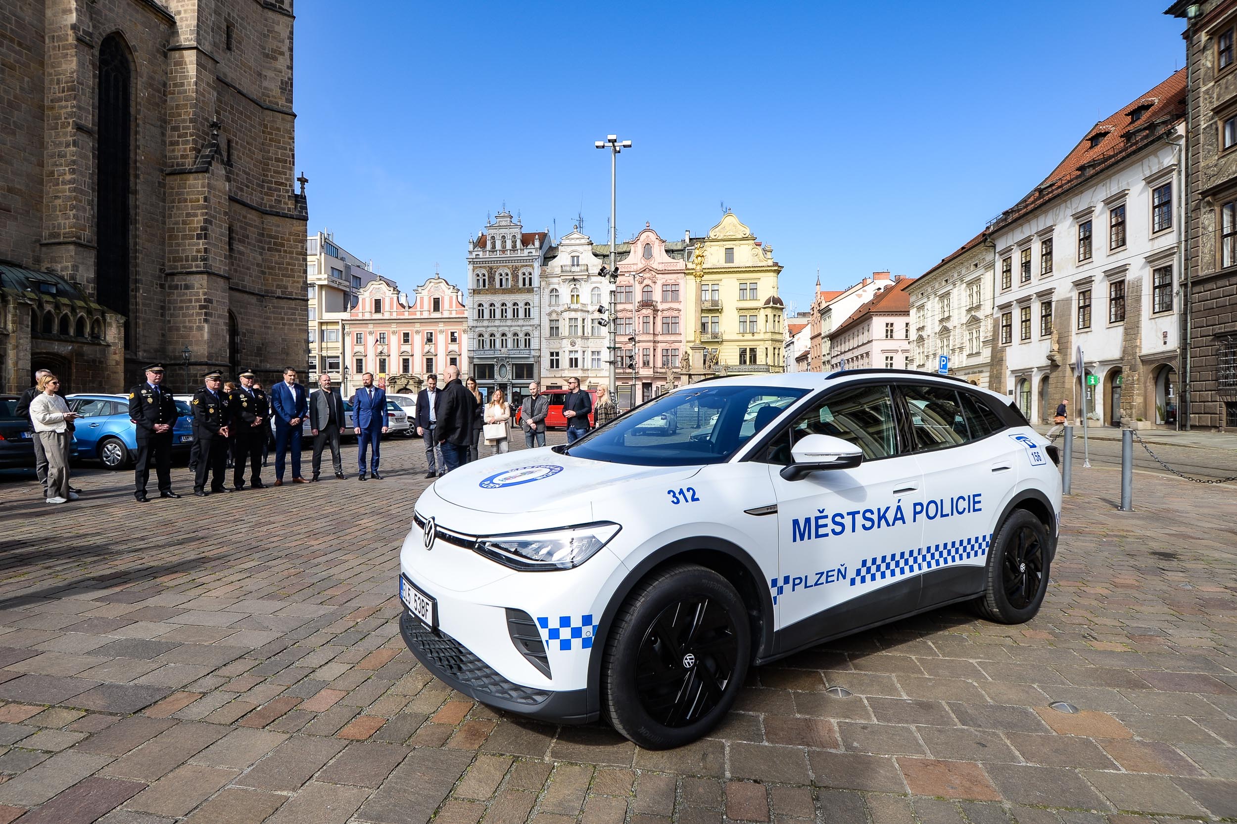 Plzeňští strážníci mají nový elektromobil