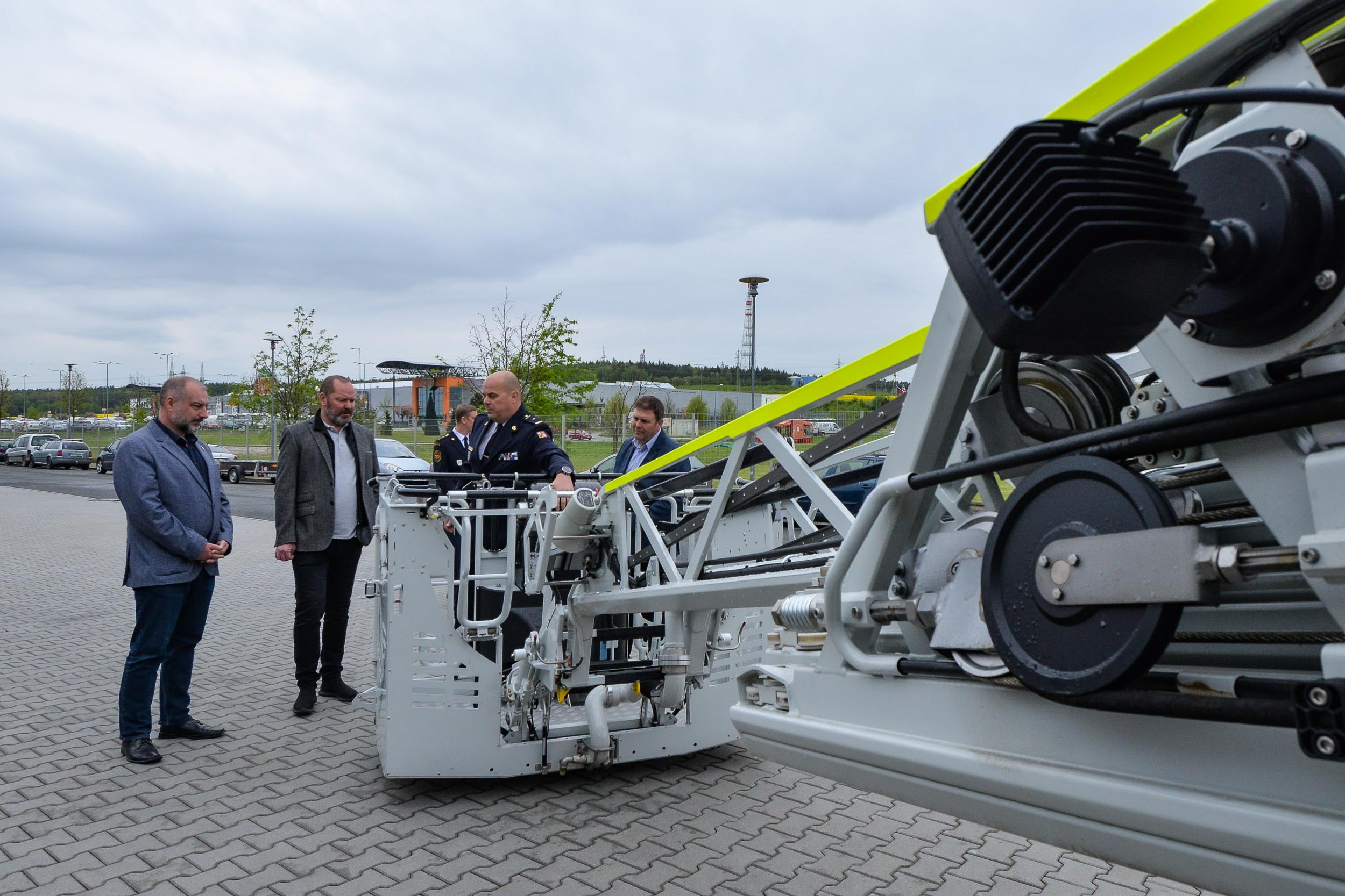 Nová technika pro hasiče Plzeňského kraje (foto: M. Pecuch, 10.5.2023)