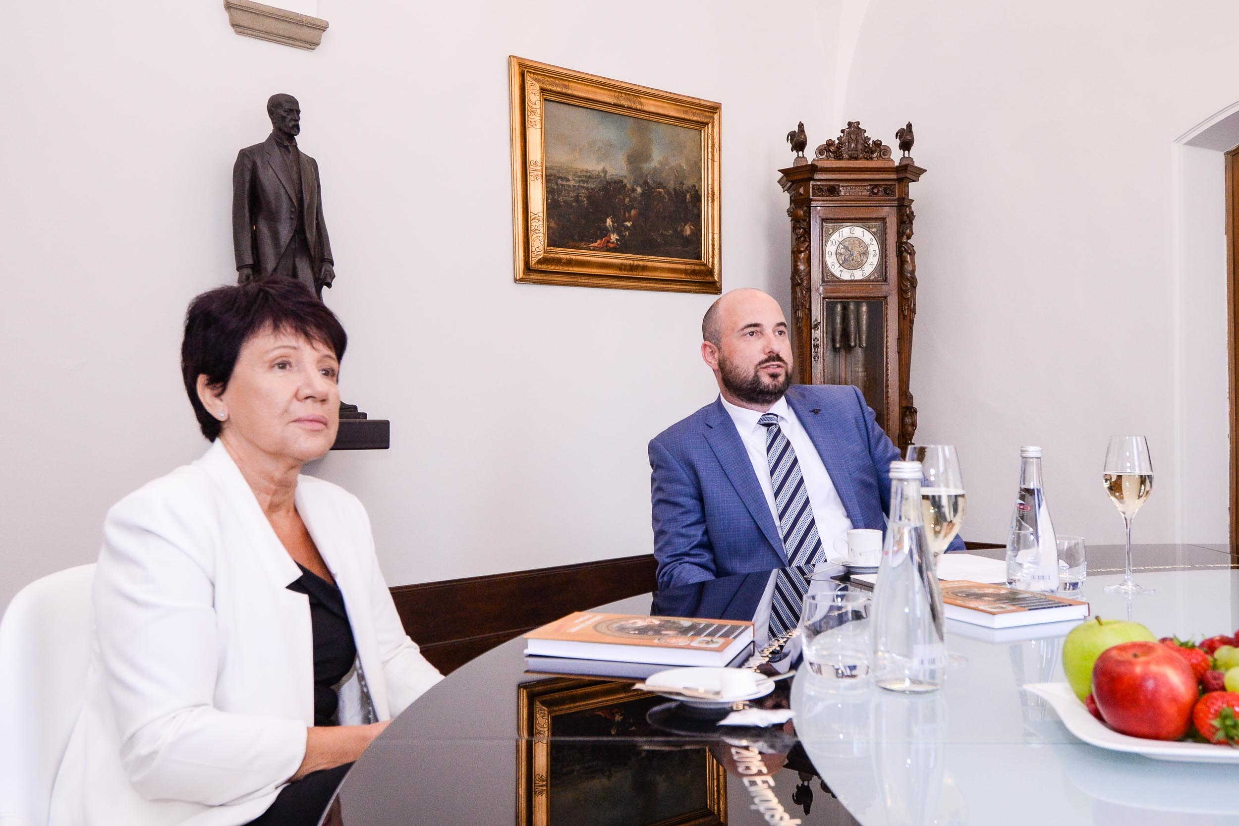 Zástupci města pogratulovali Lubomíru Brabcovi k životnímu jubileu (foto: M. Pecuch, 9.6.2023)