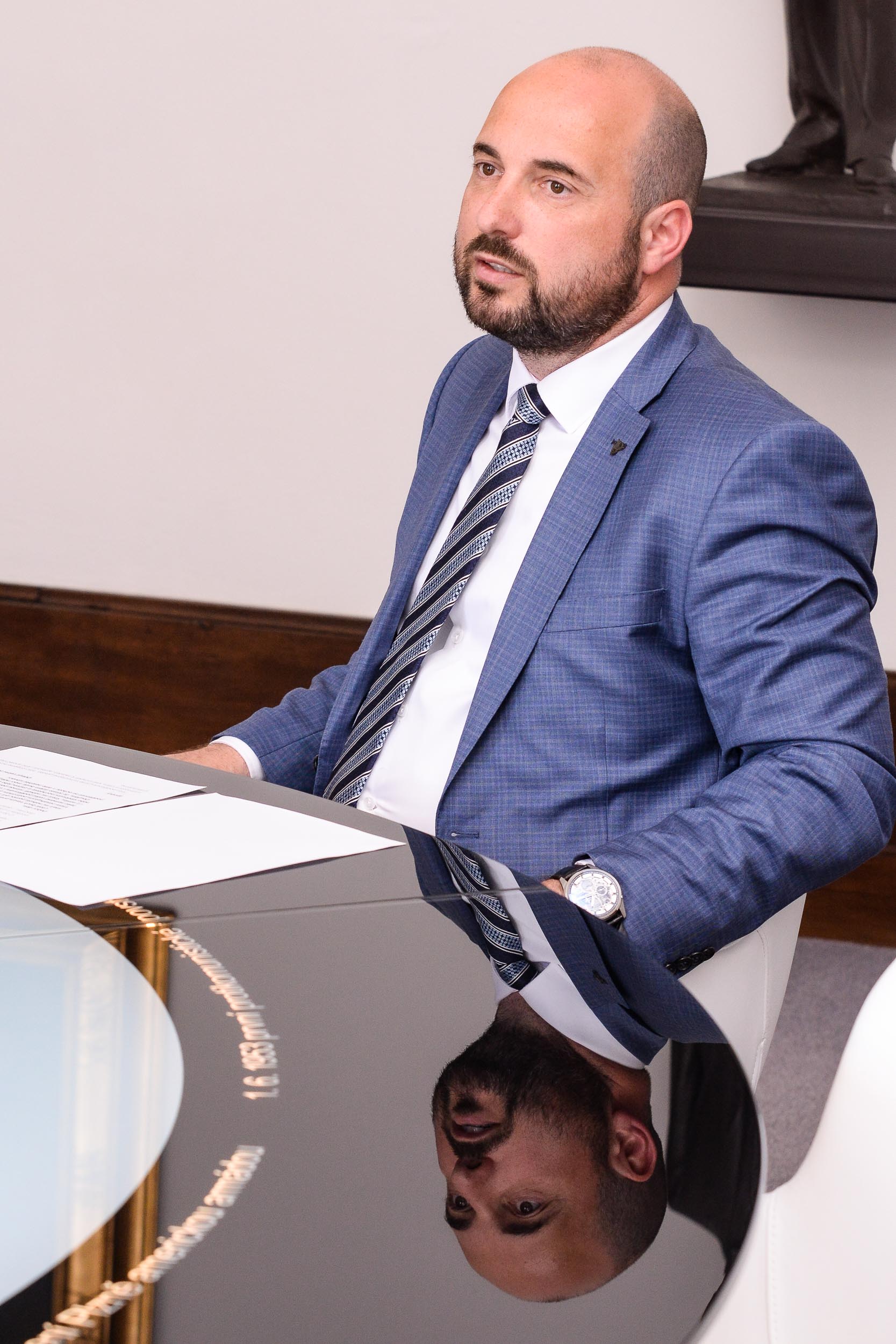 Napadeného řidiče a jeho zachránce přijal primátor na radnici (foto: M. Pecuch, 9.6.2023)