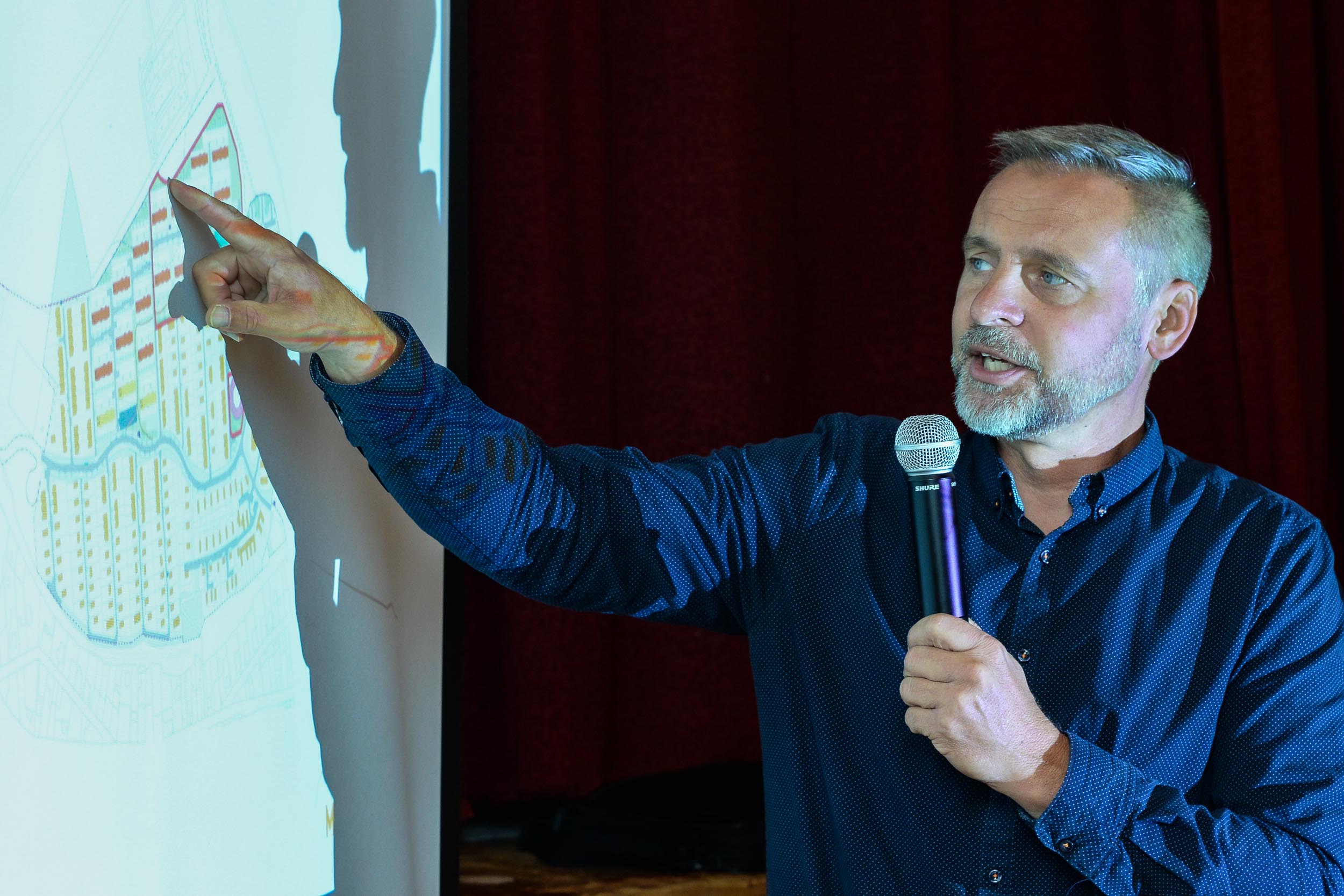 Zástupci města diskutovali s občany o rozvoji Nové Valchy