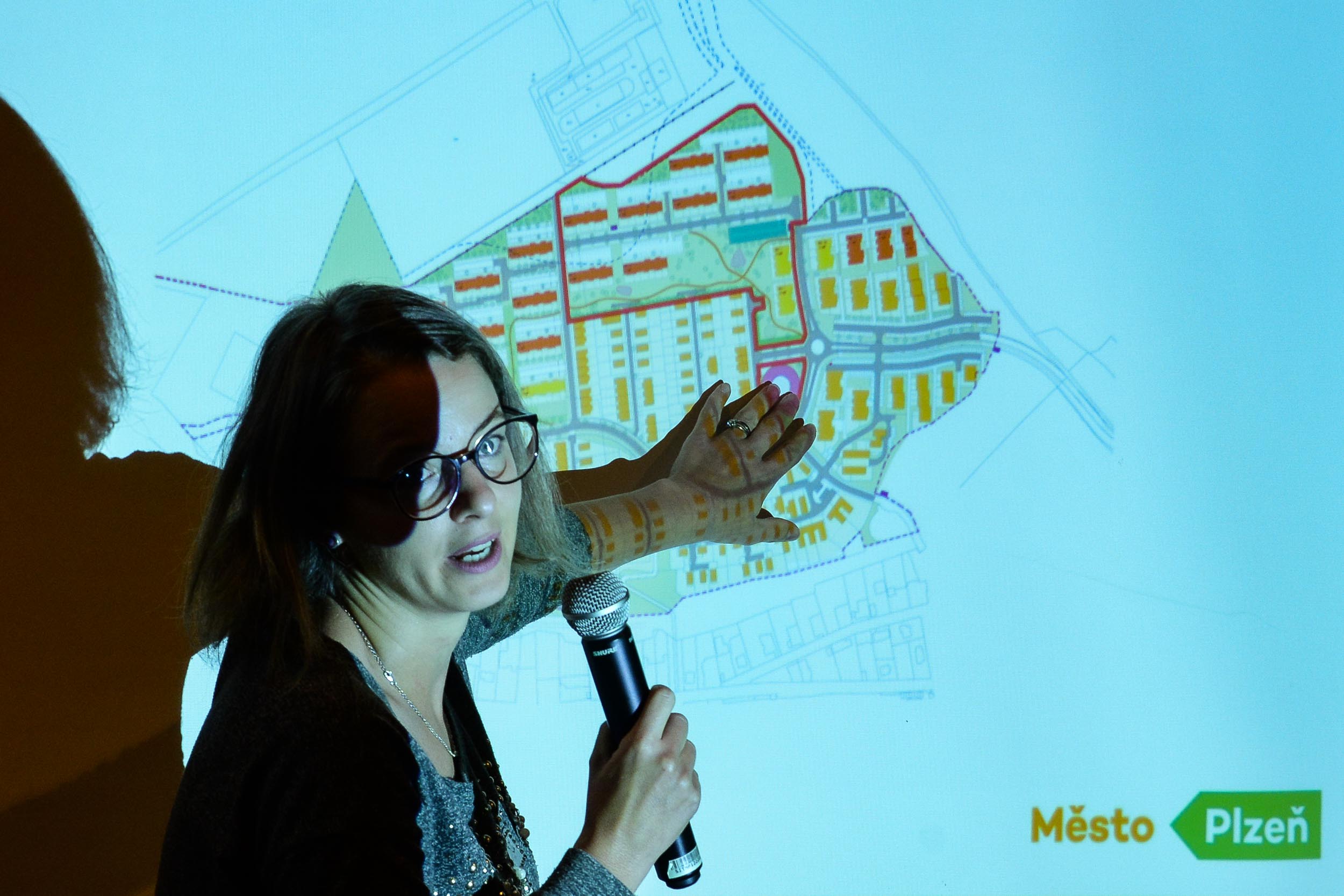 Zástupci města diskutovali s občany o rozvoji Nové Valchy (foto: M. Pecuch, 30.8.2023)