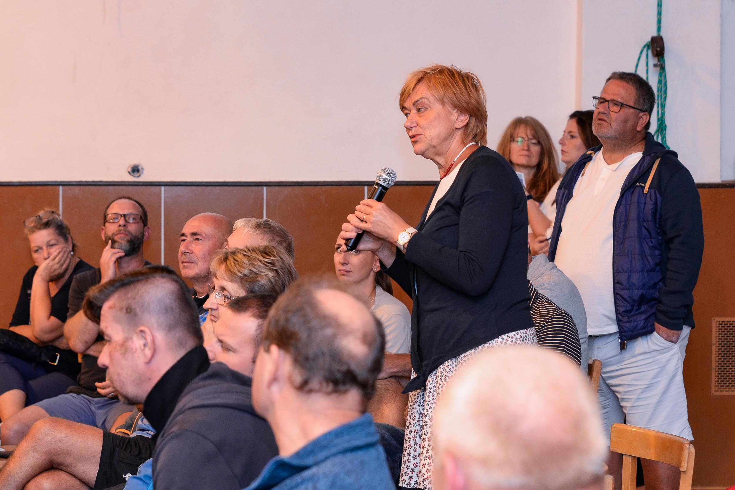 Zástupci města diskutovali s občany o rozvoji Nové Valchy (foto: M. Pecuch, 30.8.2023)