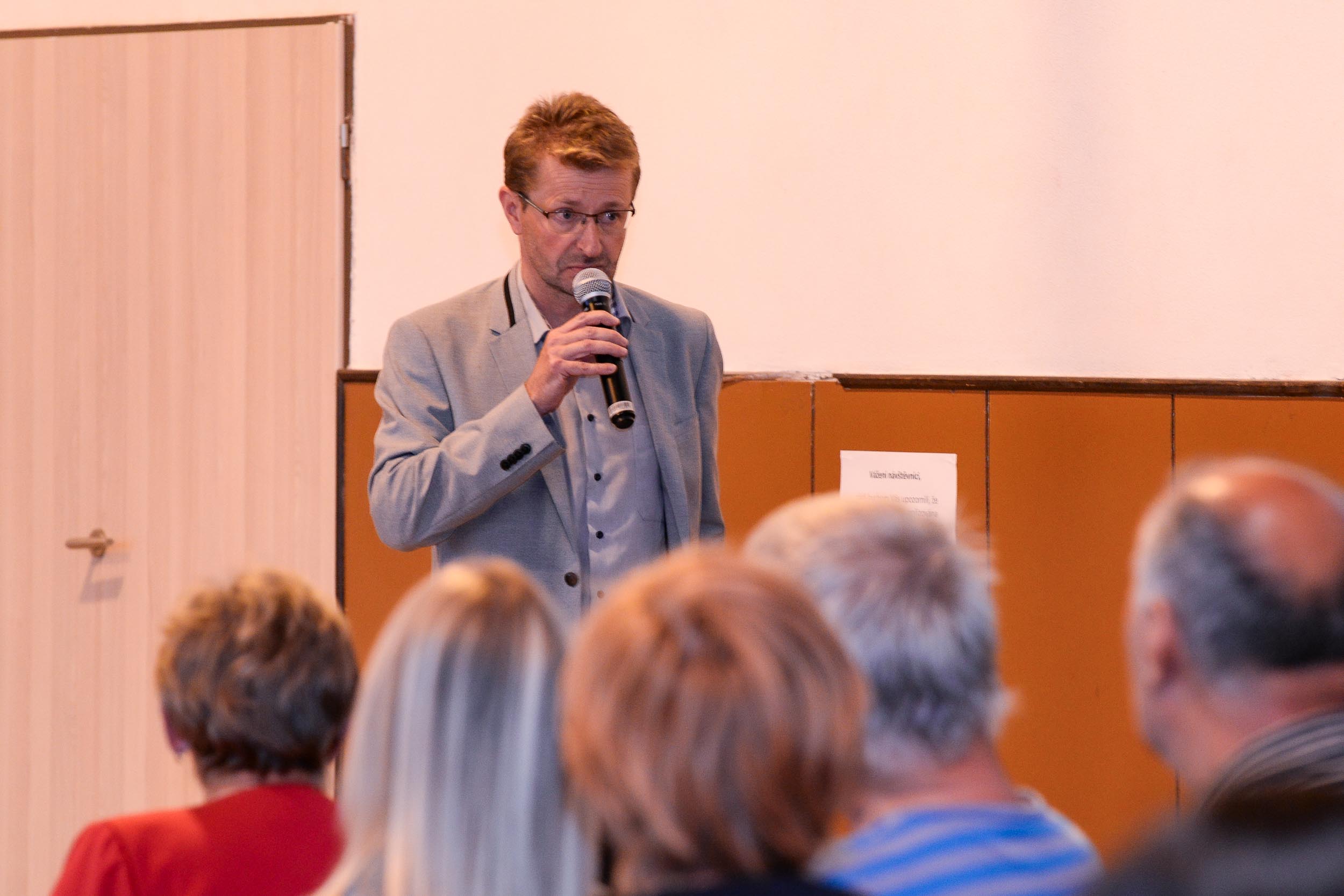 Zástupci města diskutovali s občany o rozvoji Nové Valchy (foto: M. Pecuch, 30.8.2023)