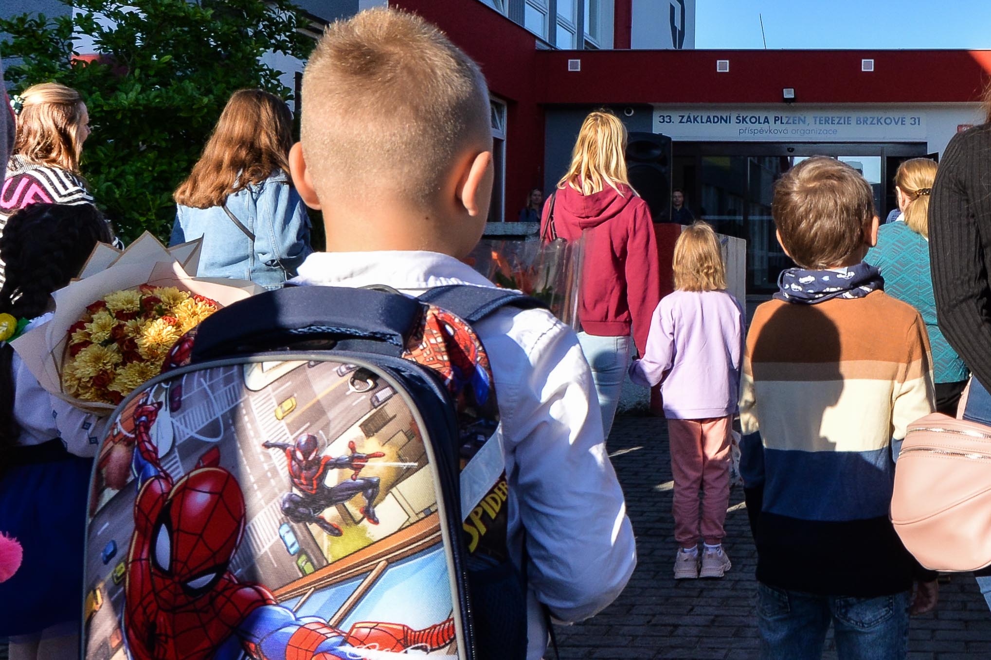 První školní den na 33. ZŠ v Plzni (foto: M. Pecuch, 4.9.2023)