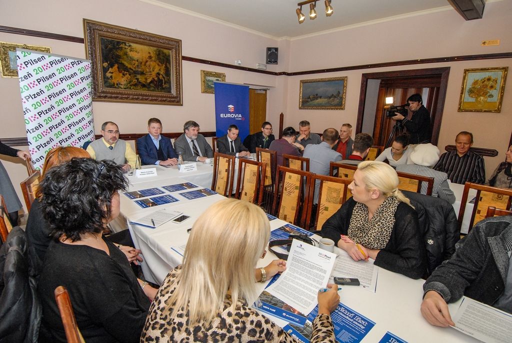 V Borské ulici v Plzni byl dnes (26.11.2015) obnoven silniční provoz, rozsáhlé opravy důležité městské dopravní tepny jsou hotovy. Úplně dokončen by měl být projekt, který nese název Rekonstrukce Borská s křižovatkou Belánka II. etapa, v květnu 2016. Do té doby ještě čekají lokalitu některé doplňkové práce, ty ale již nebudou mít vliv na dopravu v místě. Investorem akce za 48,5 milionu korun včetně DPH je statutární město Plzeň, provedla ji společnost Eurovia CS.