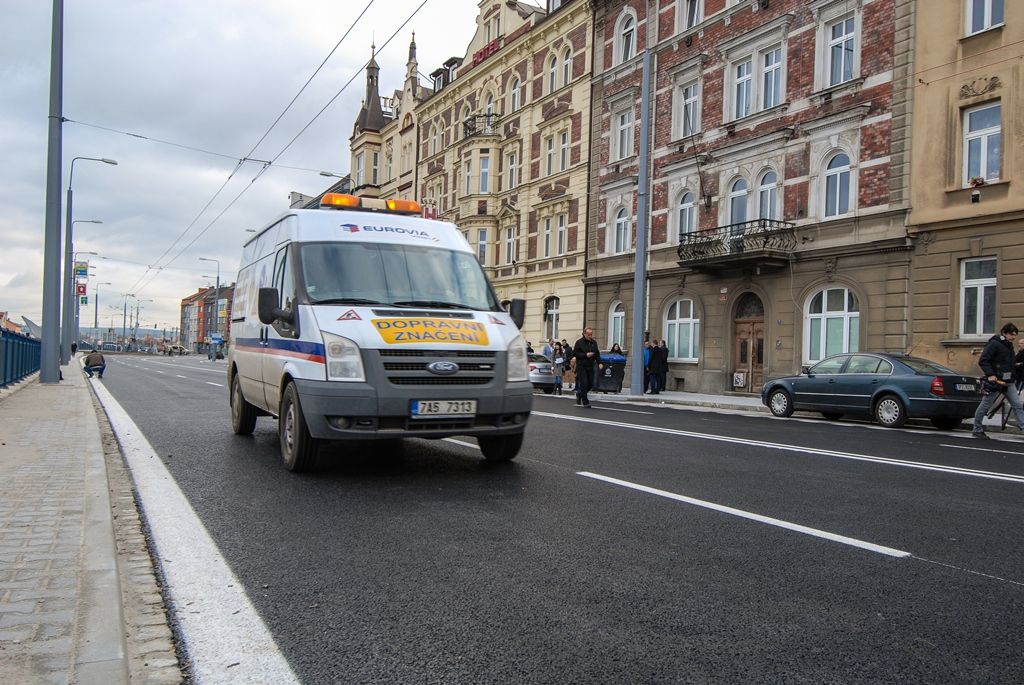 V Borské ulici v Plzni byl dnes (26.11.2015) obnoven silniční provoz, rozsáhlé opravy důležité městské dopravní tepny jsou hotovy. Úplně dokončen by měl být projekt, který nese název Rekonstrukce Borská s křižovatkou Belánka II. etapa, v květnu 2016. Do té doby ještě čekají lokalitu některé doplňkové práce, ty ale již nebudou mít vliv na dopravu v místě. Investorem akce za 48,5 milionu korun včetně DPH je statutární město Plzeň, provedla ji společnost Eurovia CS.