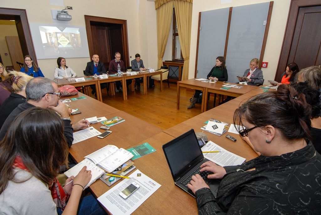 Na radnici se 30.11.2015 konala tisková konference k roku prohlídek interiérů Adolfa Loose v Plzni.