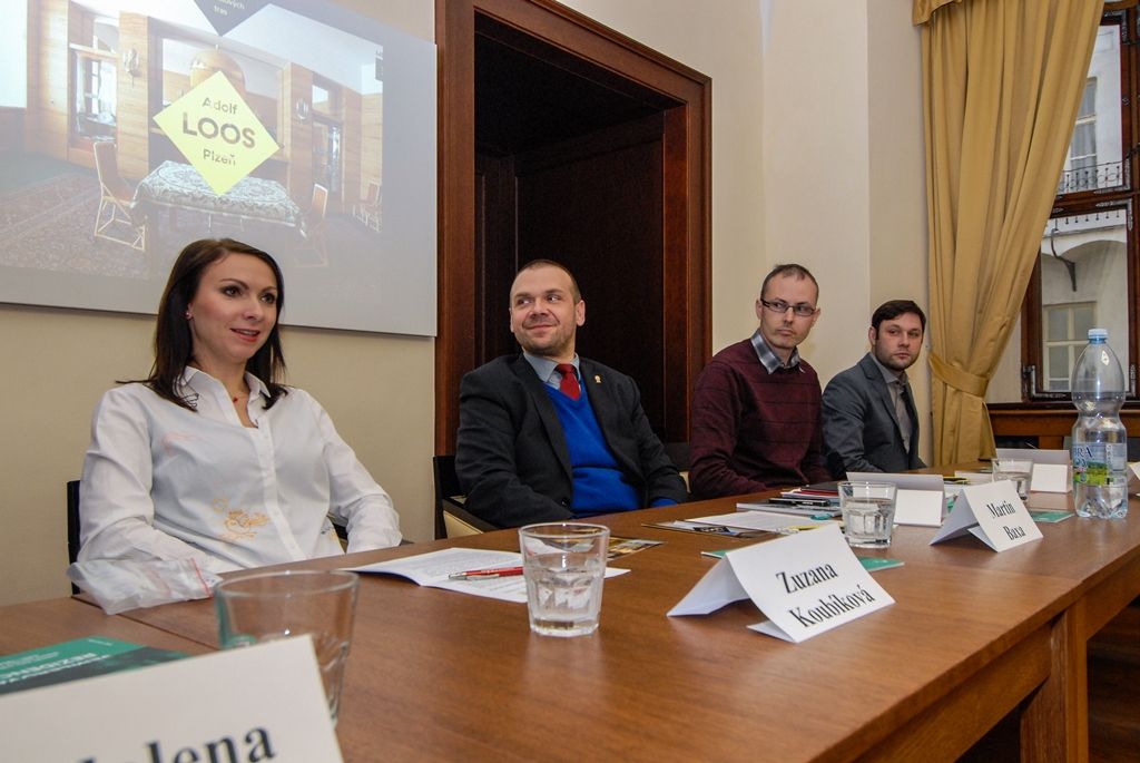 Na radnici se 30.11.2015 konala tisková konference k roku prohlídek interiérů Adolfa Loose v Plzni.