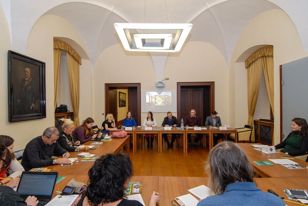 Na radnici se 30.11.2015 konala tisková konference k roku prohlídek interiérů Adolfa Loose v Plzni.