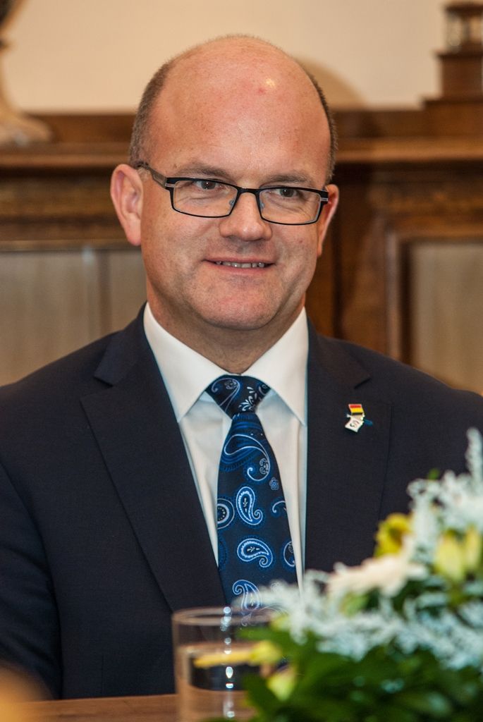 K výčtu významných zahraničních návštěv, jež v tomto roce přijely do Plzně, se dnes připojili zástupci belgického Parlamentu Valonsko-Bruselské federace. Delegace navštívila Plzeň v rámci své zahraniční cesty do České republiky, primátor města Martin Zrzavecký ji po návštěvě pivovaru a kreativní zóny DEPO2015 přivítal na plzeňské radnici. (foto: 1.12.2015)