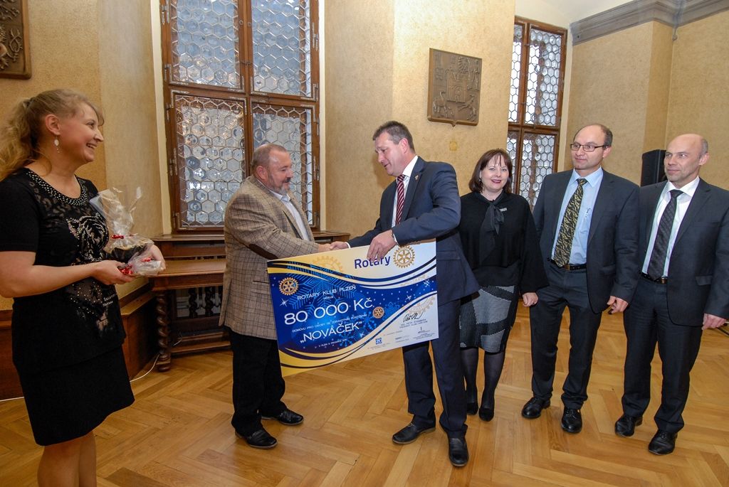 Rotary klub Plzeň předal finanční dary organizacím, jež se věnují dětem a handicapovaným občanům