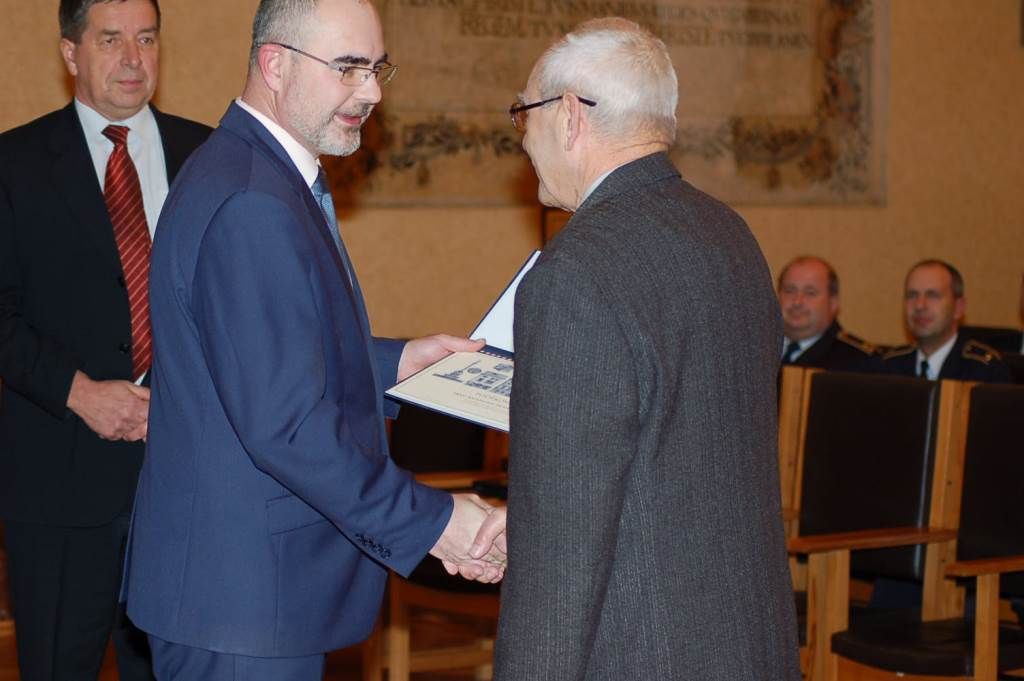 Primátor ocenil čtyři dobrovolné hasiče za celoživotní obětavou činnost