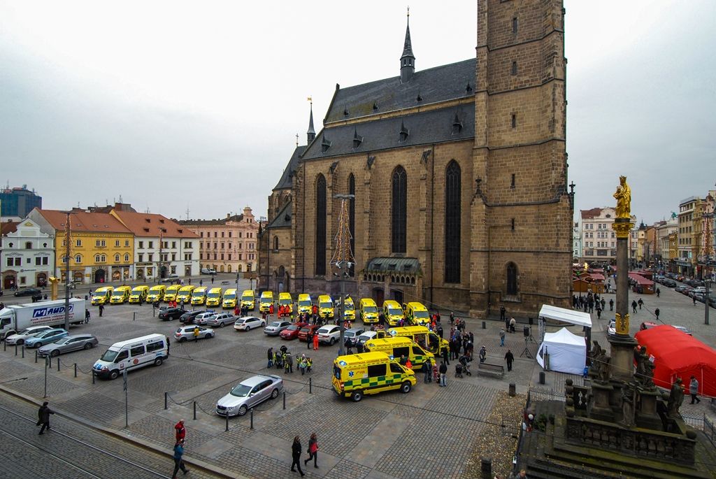 Zdravotnická záchranná služba předvedla nové sanitky