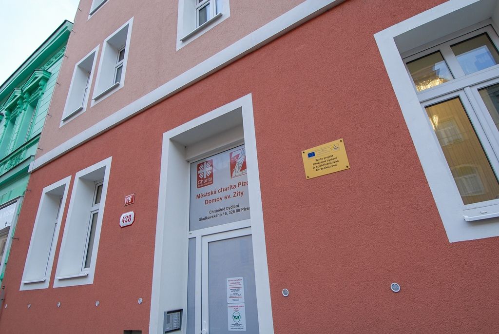 Pozdravit klienty v sociálních zařízeních v Plzni, předat jim dárky a popřát krásné vánoční svátky se dnes (15.12.2015) rozjeli členové městské rady Martin Zrzavecký, Eva Herinková a Martin Baxa.