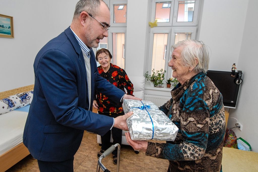 Klidné Vánoce popřáli klientům sociálních zařízení zástupci radnice