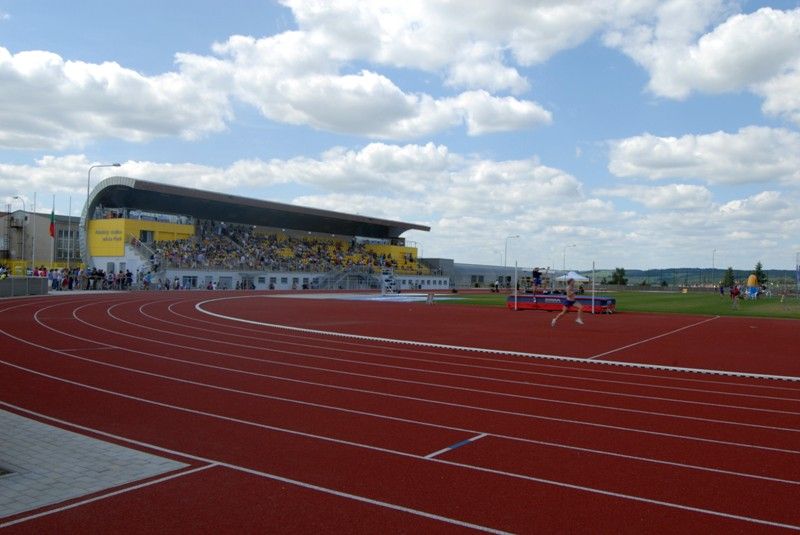 Nový atletický stadion včetně zázemí mohou od 1. července 2013 sportovci plně využívat. Areál, jehož stavbu město financovalo částkou přesahující 107 milionů korun, má v nájmu atletický klub AK Škoda Plzeň, který ho bude využívat pro tréninkové aktivity svých členů a zároveň jej bude provozovat.
