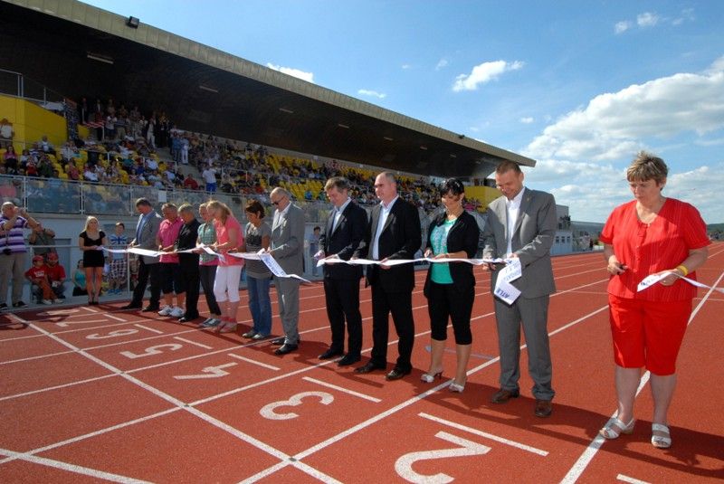 Nový atletický stadion včetně zázemí mohou od 1. července 2013 sportovci plně využívat. Areál, jehož stavbu město financovalo částkou přesahující 107 milionů korun, má v nájmu atletický klub AK Škoda Plzeň, který ho bude využívat pro tréninkové aktivity svých členů a zároveň jej bude provozovat.