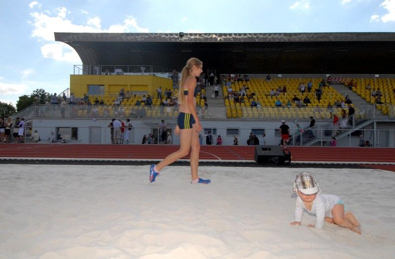 Nový atletický stadion včetně zázemí mohou od 1. července 2013 sportovci plně využívat. Areál, jehož stavbu město financovalo částkou přesahující 107 milionů korun, má v nájmu atletický klub AK Škoda Plzeň, který ho bude využívat pro tréninkové aktivity svých členů a zároveň jej bude provozovat.