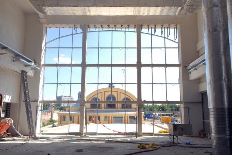 V areálu bývalé Škodovky vzniká moderní interaktivní vzdělávací centrum Techmania Science Center. Své současné prostory rozšíří do tří desítek tisíc metrů čtverečních a nabídne řadu laboratoří, dílen a expozic. Už v polovině příštího roku se stane jedním z nejvýznamnějších center neformálního vzdělávání v České republice. Součástí projektu je 3D planetárium, které se pro návštěvníky otevře už 4. listopadu letošního roku. V historickém továrním objektu z roku 1916 v současné době finišují dokončovací práce. Ty odborné tady provádějí američtí experti, kteří instalují speciální technologii s bezmála stovkou programů. A že je se na co těšit, může potvrdit i primátor Martin Baxa, který zhlédl při své návštěvě v úterý 23. července 2013 zlomek toho, co na návštěvníky planetária po jeho otevření čeká.