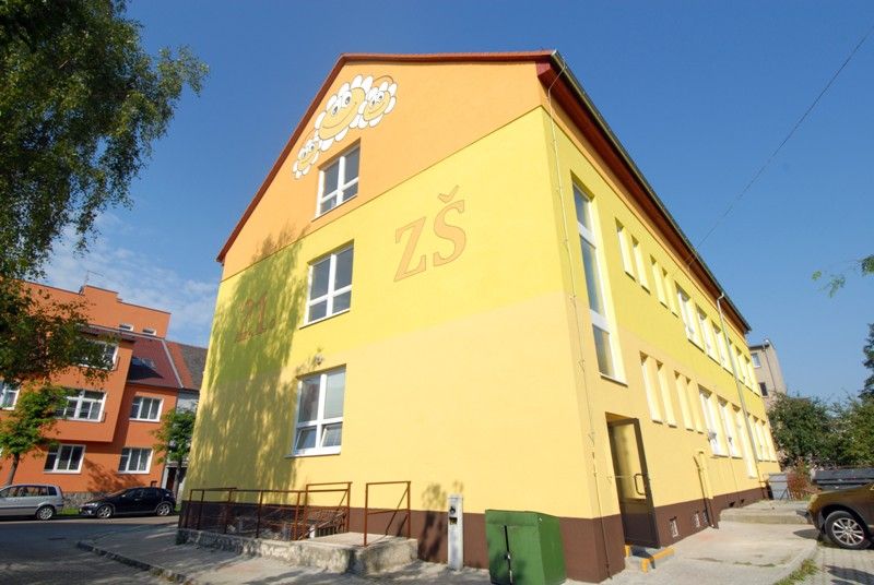 Časovou kapsli otevře 21. základní škola až v roce 2060
