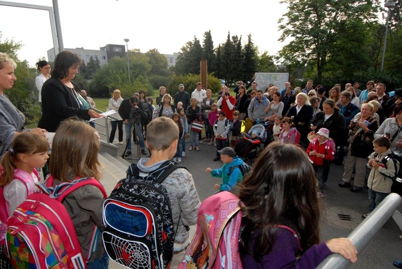 Přestože letos školní rok nezačal 1., ale až 2. září, na všech plzeňských základních školách se zahajoval slavnostně. Největší zážitek to bezpochyby byl pro ty, kteří se jako žáci jedné z nich do nového prostředí vydali vůbec poprvé. (foto: 14. ZŠ; Z. Kubalová, 2.9.2013)