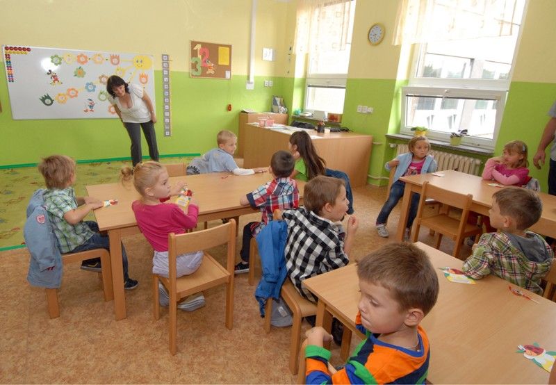 Přestože letos školní rok nezačal 1., ale až 2. září, na všech plzeňských základních školách se zahajoval slavnostně. Největší zážitek to bezpochyby byl pro ty, kteří se jako žáci jedné z nich do nového prostředí vydali vůbec poprvé. (foto: 14. ZŠ; Z. Kubalová, 2.9.2013)