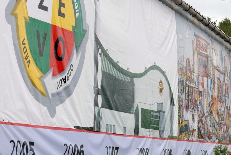 Slavnostním poklepáním na základní kámen byla v úterý 17. září 2013 oficiálně zahájena výstavba spalovny ZEVO Chotíkov. Náklady na vznik zařízení, které představuje pro Plzeňskou teplárenskou další energetický zdroj, činí necelé dvě miliardy korun.  Podle odhadů ekologicky zpracuje 95 tisíc tun odpadu ročně. Teplo ze spalovny bude navíc vyhřívat část plzeňských domácností. V současné době se na úrovni Evropské unie jedná o možnosti poskytnutí dotace na tento projekt. Ta by mohla dosáhnout výše 450 milionů korun.