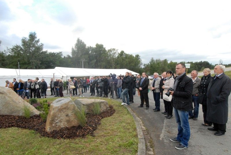 Slavnostním poklepáním na základní kámen byla v úterý 17. září 2013 oficiálně zahájena výstavba spalovny ZEVO Chotíkov. Náklady na vznik zařízení, které představuje pro Plzeňskou teplárenskou další energetický zdroj, činí necelé dvě miliardy korun.  Podle odhadů ekologicky zpracuje 95 tisíc tun odpadu ročně. Teplo ze spalovny bude navíc vyhřívat část plzeňských domácností. V současné době se na úrovni Evropské unie jedná o možnosti poskytnutí dotace na tento projekt. Ta by mohla dosáhnout výše 450 milionů korun.