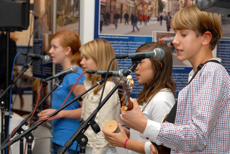 Vernisáž výstavy Oživení centrální oblasti Plzně se konala v mázhauzu plzeňské radnice 7. října 2013