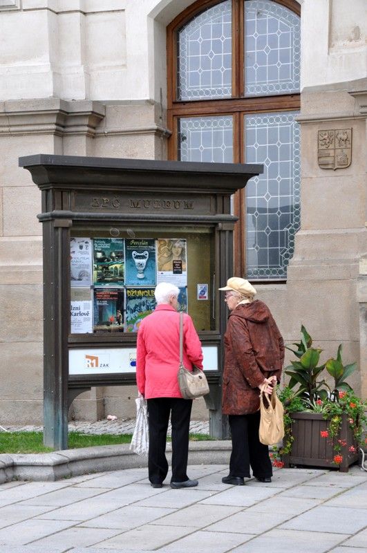 Hlavní vstup do Západočeského muzea v Plzni najdete z Šafaříkových sadů. (foto: 10.10.2013)