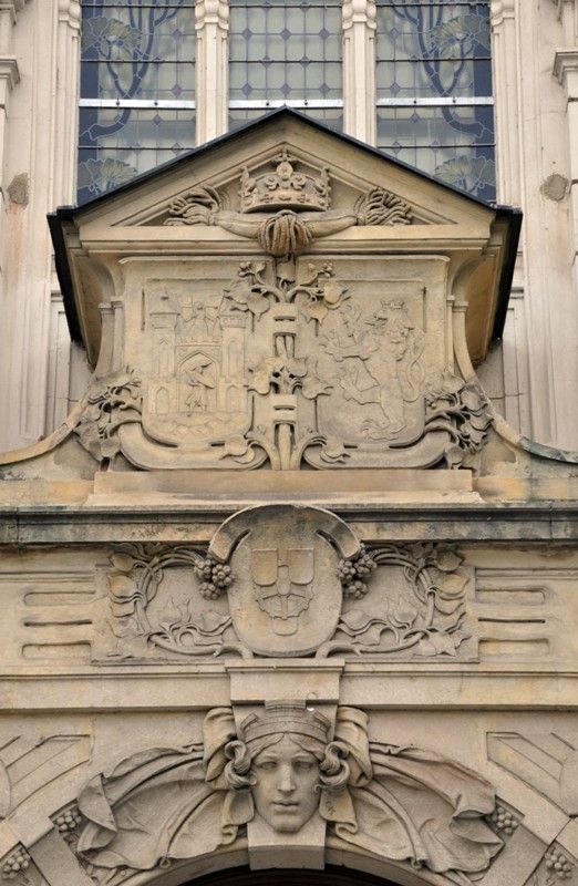 Hlavní vstup do Západočeského muzea v Plzni najdete z Šafaříkových sadů. (foto: 10.10.2013)