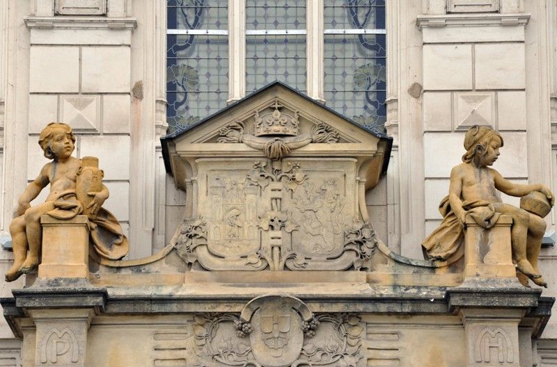 Hlavní vstup do Západočeského muzea v Plzni najdete z Šafaříkových sadů. (foto: 10.10.2013)