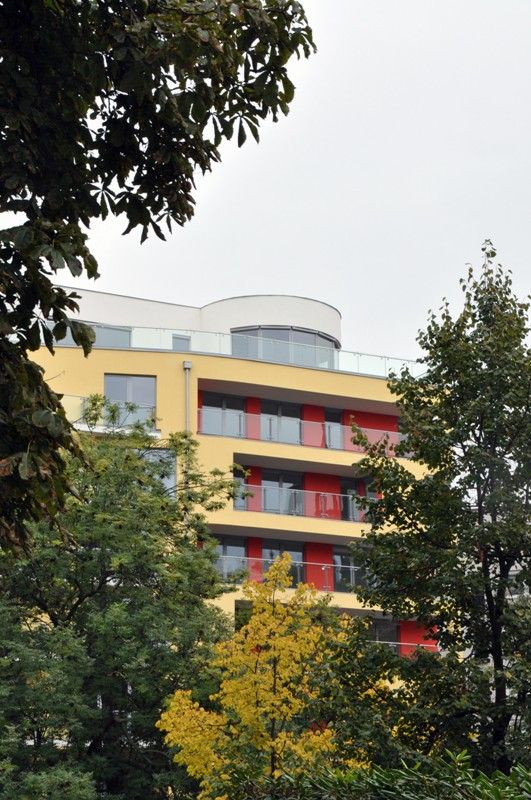 Na fotografiích je zachycena nová budova Palác Ehrlich, sochy Spejbla a Hurvínka. (foto: 10.10.2013)