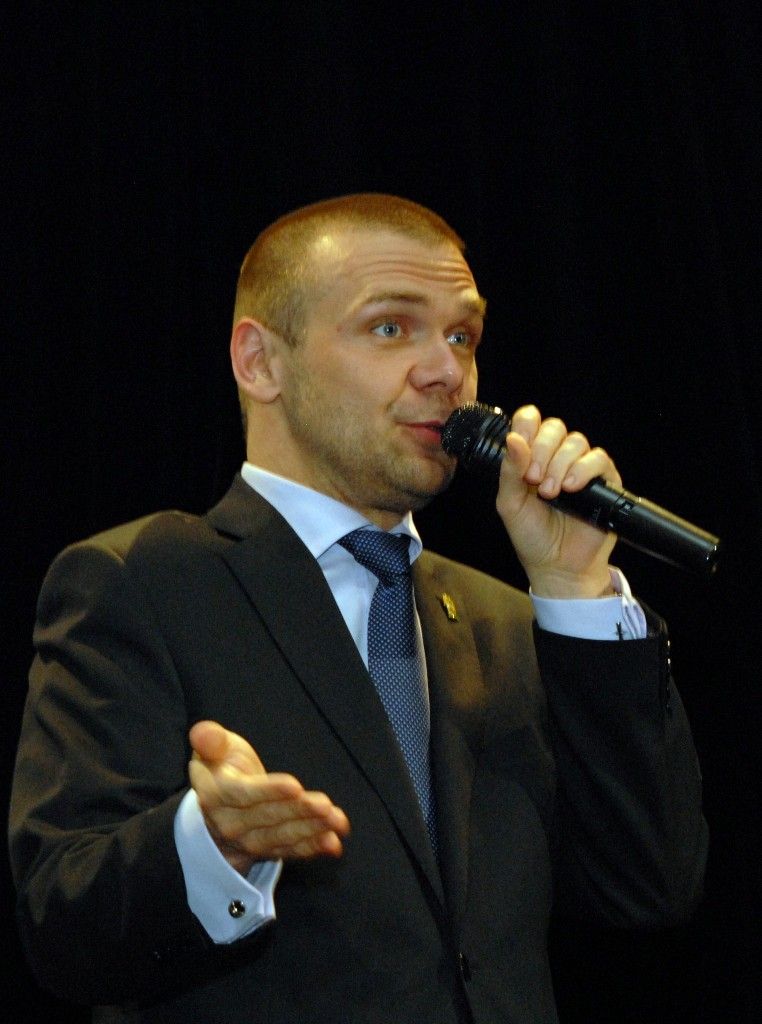 Prvními držiteli uměleckých cen města Plzně jsou básník Josef Hrubý, akademický malíř Jiří Beránek a výtvarnice Marie Kohoutová. Ocenění obdrželi z rukou primátora Martina Baxy a náměstkyně Evy Herinkové při slavnostním setkání v Malém sále Měšťanské besedy v pátek 8. listopadu 2013. Čtvrtou uměleckou cenu obdržela Západočeská galerie za výstavu s názvem Začátek století, která vyvolala diskusi jak mezi odbornou, tak mezi laickou veřejností.