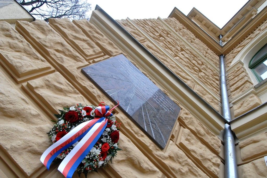 Primátor Baxa uctil památku plzeňských Židů