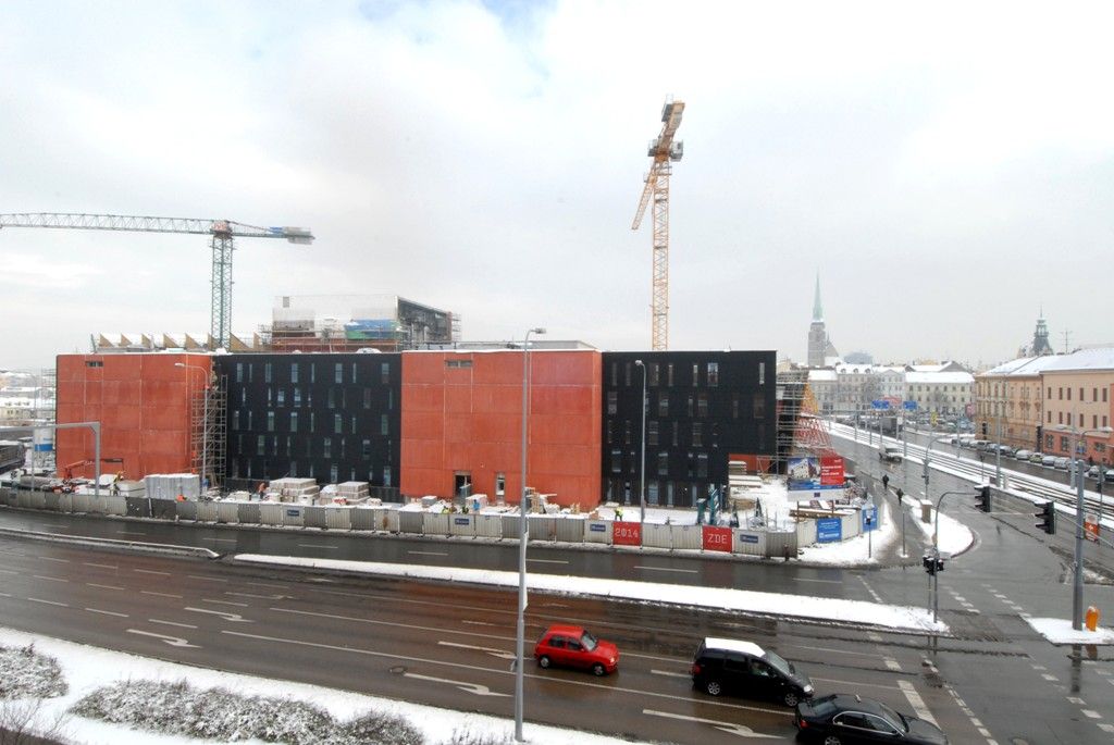 Stavba nové budovy divadla z OC Plaza (27.1.2014)