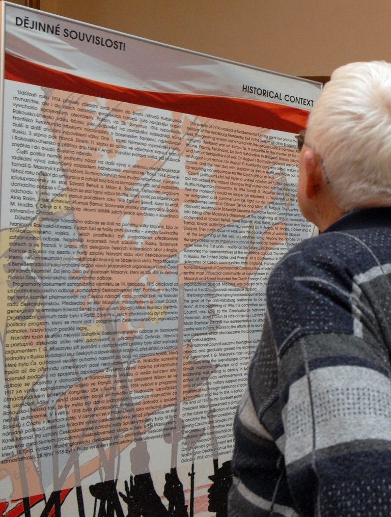 S hlavními událostmi spojenými se zahraničními československými vojsky, které významně přispěly k formování českého a slovenského národa a předcházely vzniku československého státu, seznamuje výstava 100 let Československých legií. (foto: 24.3.2014)