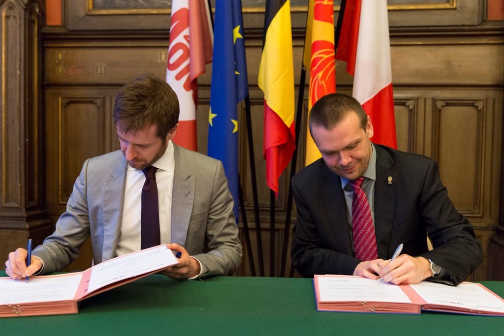 Plzeň podepsala memorandum o spolupráci s belgickým Monsem