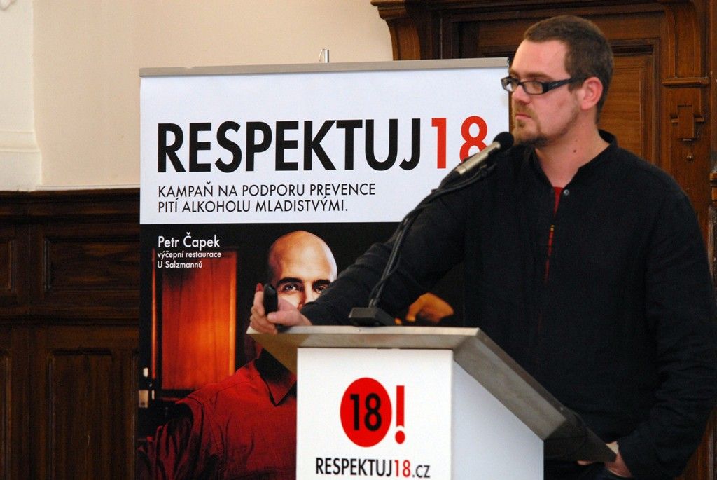 Ve čtvrtek 27. března 2014 se v Plzeňském Prazdroji uskutečnila pod záštitou primátora města Plzně Martina Baxy konference Respektuj 18, společného projektu Magistrátu města Plzně, Plzeňského Prazdroje a Centra protidrogové prevence a terapie. Cílem setkání bylo vyhodnocení dopadů prvního ročníku kampaně zaměřené na prevenci konzumace alkoholu mladistvými a předání zkušeností zástupcům dalších měst a regionů.