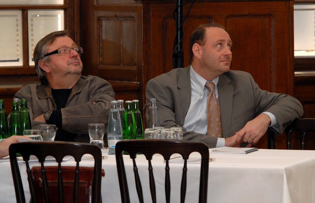 Ve čtvrtek 27. března 2014 se v Plzeňském Prazdroji uskutečnila pod záštitou primátora města Plzně Martina Baxy konference Respektuj 18, společného projektu Magistrátu města Plzně, Plzeňského Prazdroje a Centra protidrogové prevence a terapie. Cílem setkání bylo vyhodnocení dopadů prvního ročníku kampaně zaměřené na prevenci konzumace alkoholu mladistvými a předání zkušeností zástupcům dalších měst a regionů.