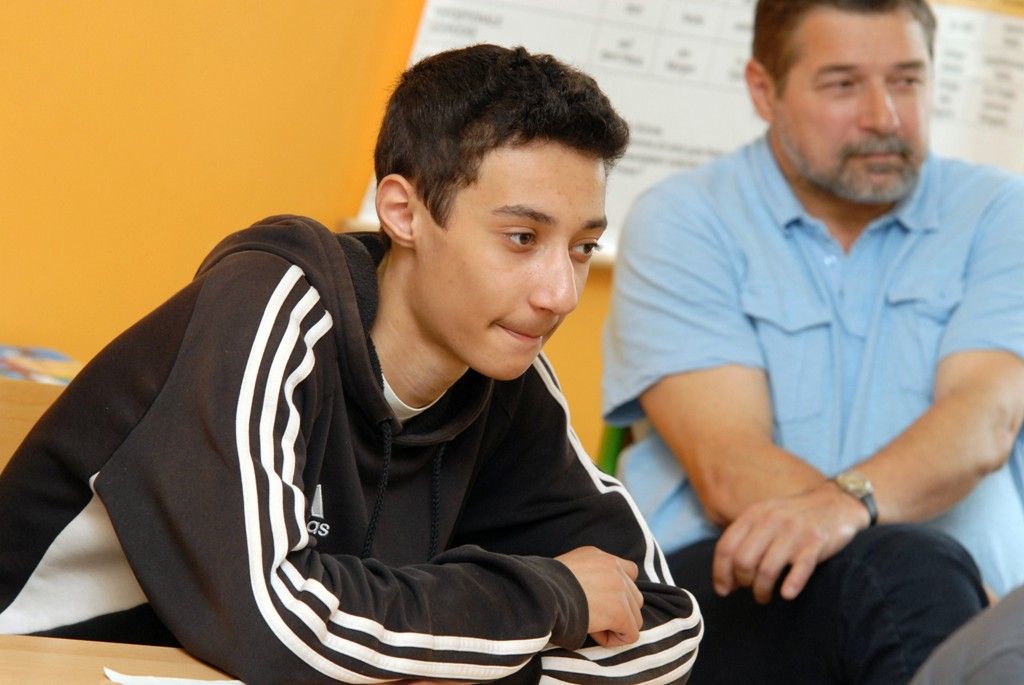 Základní škola sídlí na Americké třídě a je jednou z několika plzeňských základních škol, která má otevřeny přípravné třídy. Na žáky a pedagogy těchto tříd se při své návštěvě školy v úterý 1. dubna 2014 zašel podívat primátor Martin Baxa. Ocenil dlouholeté zkušenosti s provozováním přípravných tříd, v nichž pedagogové učí děti, které nejsou dostatečně zralé na zahájení povinné školní docházky, získat potřebné návyky k usnadnění přechodu z mateřské do základní školy.