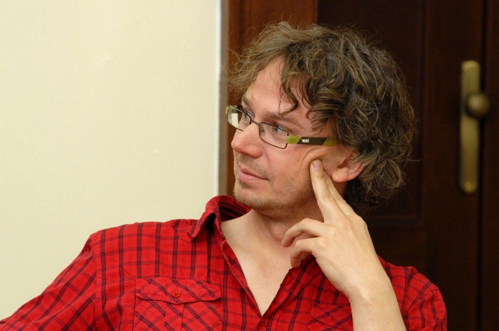 Hlavní roli v nové inscenaci 7. ročníku festivalu Divadelní léto pod plzeňským nebe přijal herec Roman Zach. Spolu s ním se v komedii Lhář italského klasika Carla Goldoniho potkají na scéně Tomáš Jeřábek, Petr Konáš, Zdeněk Rohlíček, Klára Krejsová nebo Malvína Pachlová. (foto: 9.4.2014)