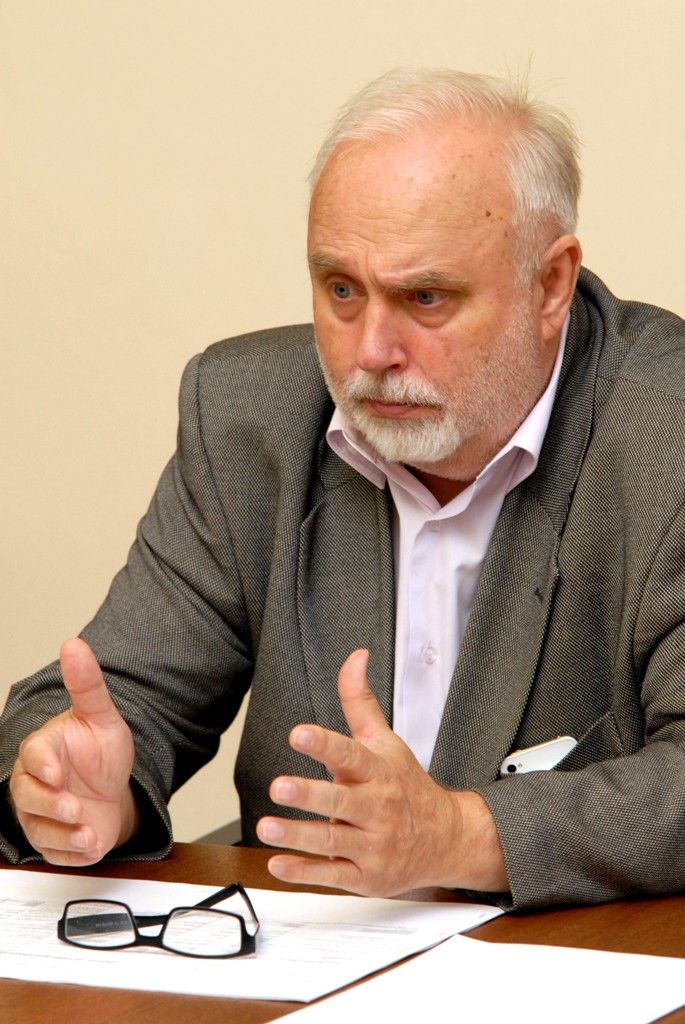 Tisková konference k dopravním uzavírkám se konala 15.4.2014 na plzeňské radnici za účasti náměstků Šimáka a Šindeláře.