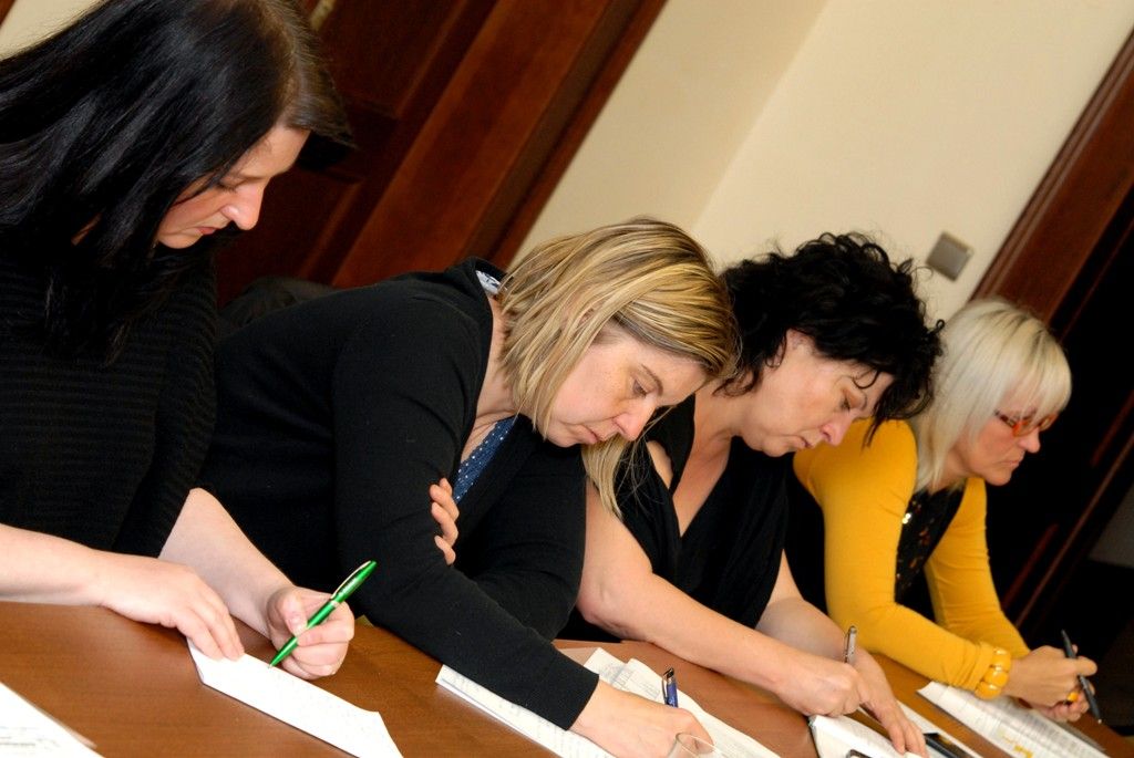 Tisková konference k dopravním uzavírkám se konala 15.4.2014 na plzeňské radnici za účasti náměstků Šimáka a Šindeláře.