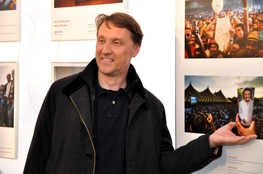 Plzeň je čtvrtým městem, které hostí unikátní výstavu Czech Press Photo. Na 168 snímcích českých fotožurnalistů jsou zachyceny významné a zajímavé okamžiky z loňského roku. Na zahájení výstavy 16.4.2014 v Plzni přijel jeden z porotců Herbert Slavík, který je zároveň kurátorem putovní výstavy. Městskou správu reprezentoval na vernisáži náměstek primátora Pavel Šindelář a k vidění tady byli i hokejista Martin Straka, herečka Andrea Černá nebo herec Martin Stránský.