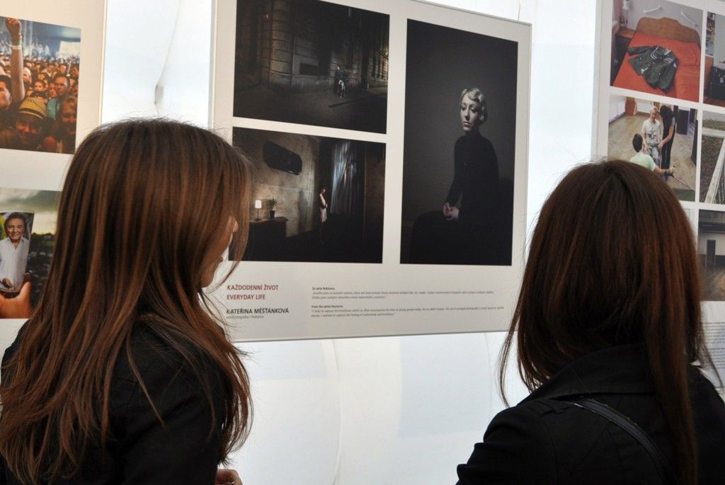 Plzeň je čtvrtým městem, které hostí unikátní výstavu Czech Press Photo. Na 168 snímcích českých fotožurnalistů jsou zachyceny významné a zajímavé okamžiky z loňského roku. Na zahájení výstavy 16.4.2014 v Plzni přijel jeden z porotců Herbert Slavík, který je zároveň kurátorem putovní výstavy. Městskou správu reprezentoval na vernisáži náměstek primátora Pavel Šindelář a k vidění tady byli i hokejista Martin Straka, herečka Andrea Černá nebo herec Martin Stránský.