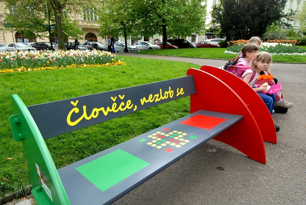 Projekt Plzeňské lavičky letos opět pomůže handicapovaným