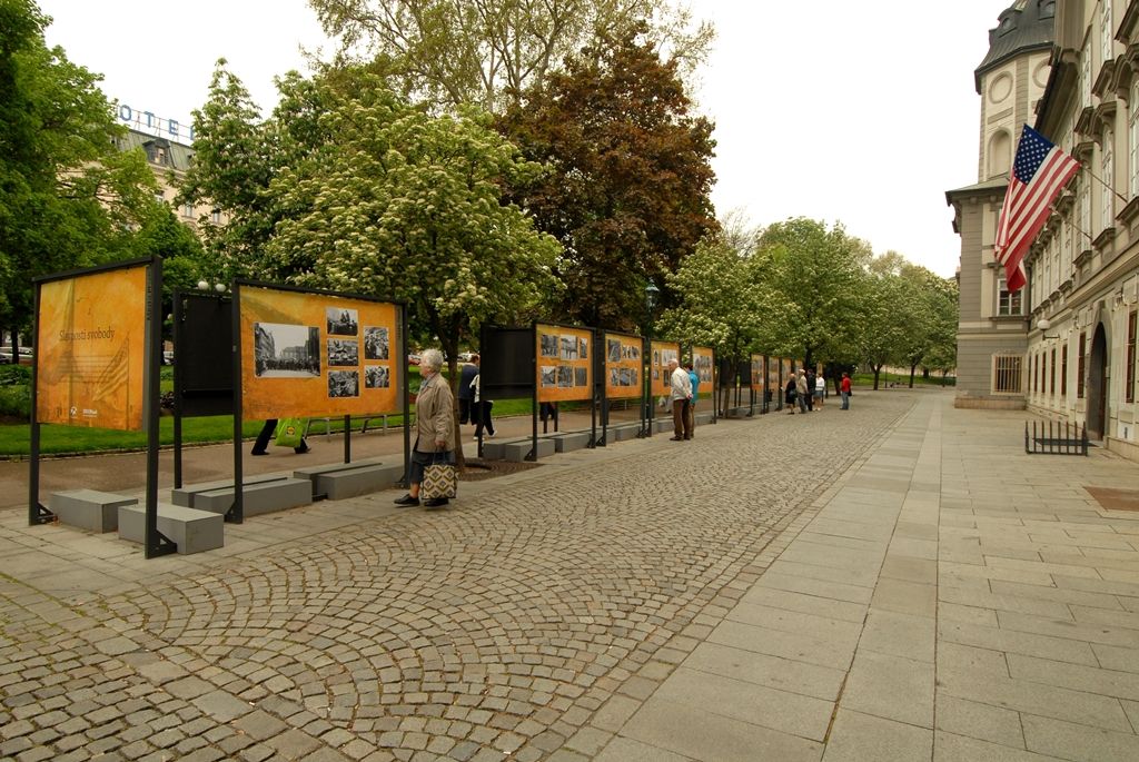 Slavnosti svobody, výstava fotografií – Smetanovy sady. (foto: 2.5.2014)