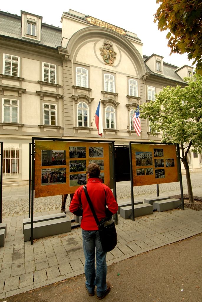 Slavnosti svobody, výstava fotografií – Smetanovy sady. (foto: 2.5.2014)